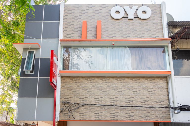 OYO 878 Loka Indah Residence Near Rs Taman Sari, West Jakarta