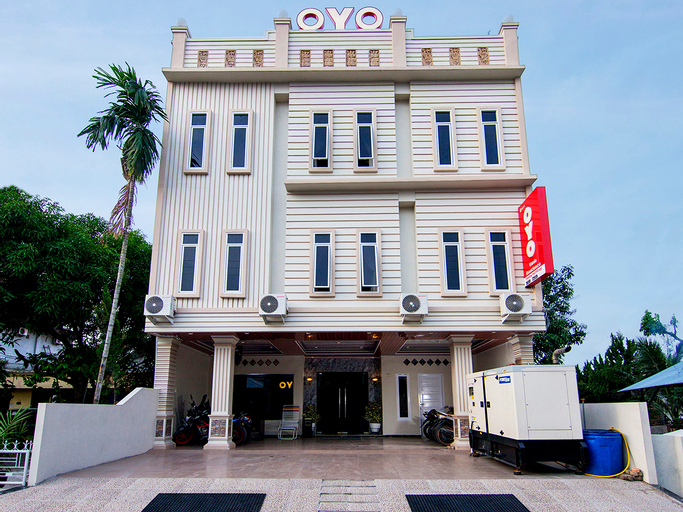 Exterior & Views 2, Super OYO 621 Vania Residence, Medan