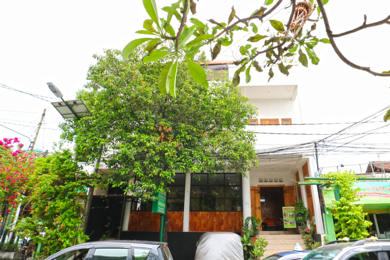 Kuta Bed & Breakfast PLUS, Badung