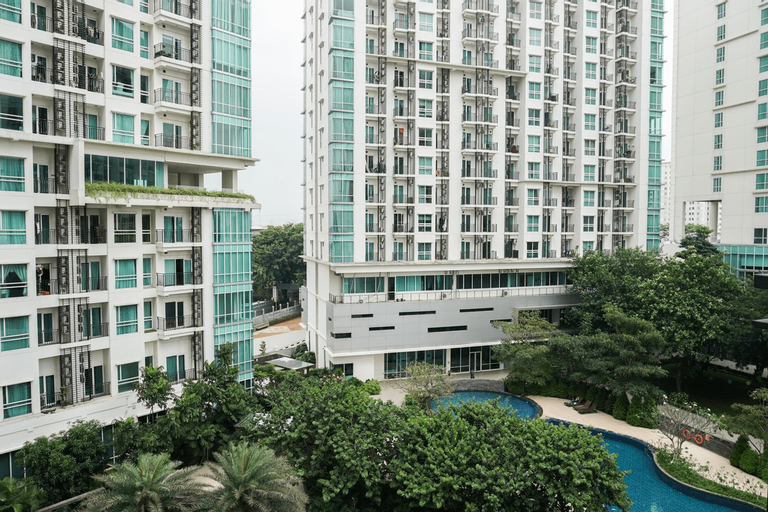 2BR Apartment with Sofa Bed at Woodland Park Residence By Travelio, Jakarta Selatan