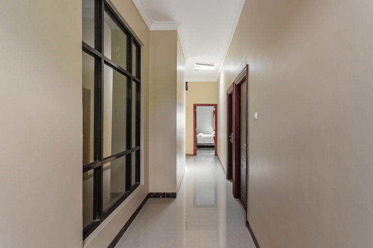 Public Area 2, RedDoorz Syariah near Exit Toll Banyumanik Semarang, Semarang