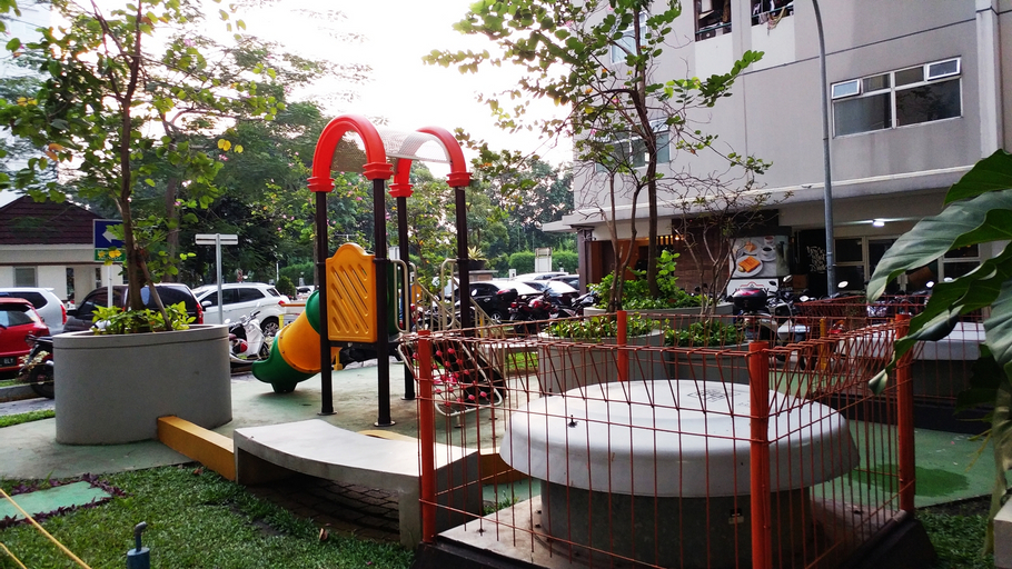 2 BR Kalibata Apartment With Sofa Bed Near Shopping Center By Travelio, Jakarta Selatan