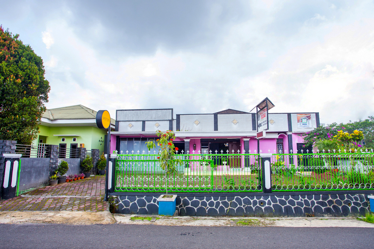 SPOT ON 2719 Homestay Rizqi Syariah, Wonosobo