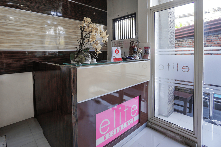 OYO 1236 Elite Residence, Manado