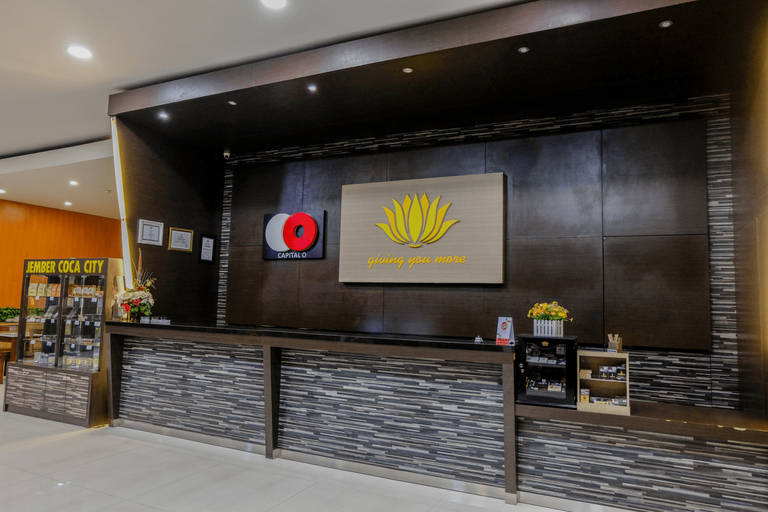Public Area 3, OYO Townhouse OAK Series Style Hotel Jember, Jember