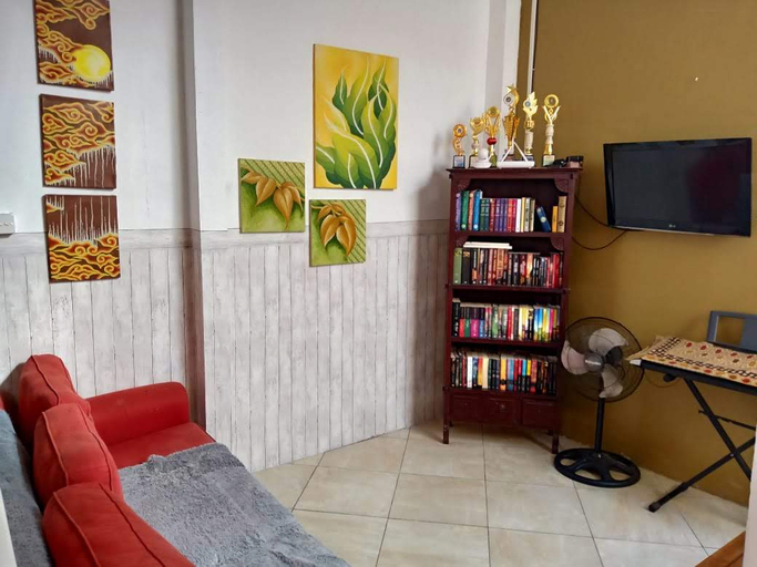 Public Area 2, Kalandra Guesthouse (Satu Rumah), Ponorogo