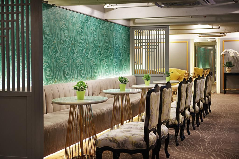 Cosmo Hotel Kuala Lumpur - Food & Drinks