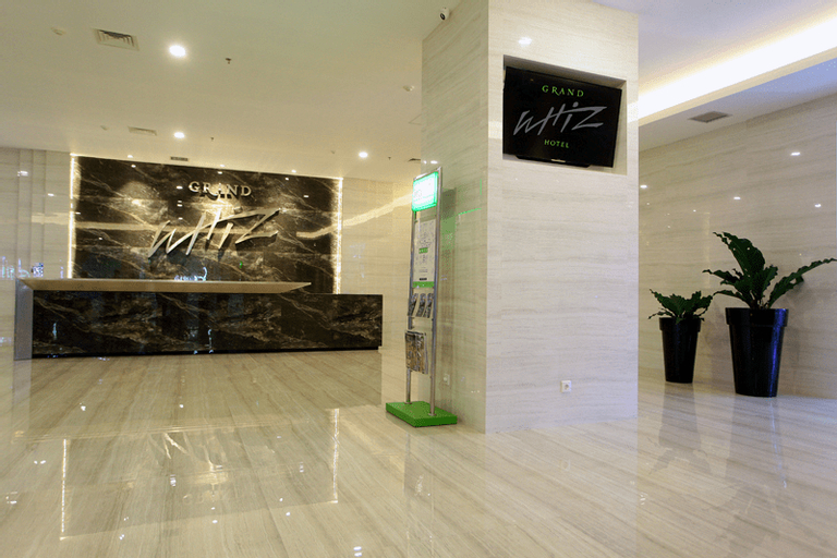 Grand Whiz Megamas Manado, Manado