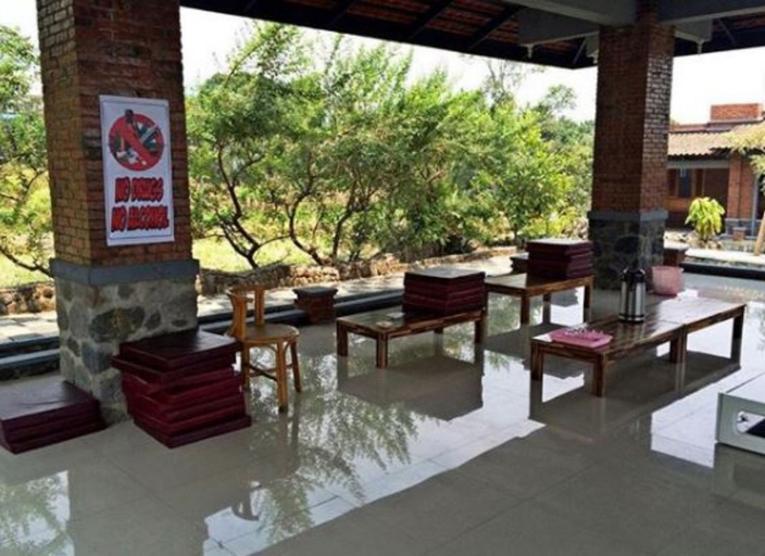 Public Area, Villa Mediana, Mojokerto