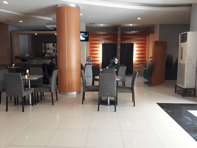 Others, Hotel Benua, Kendari
