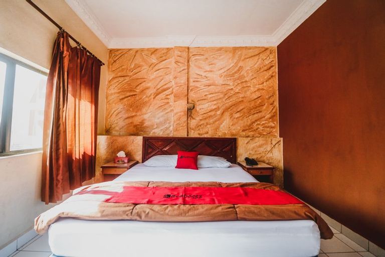 RedDoorz Plus near Jambi Prima Mall, Jambi