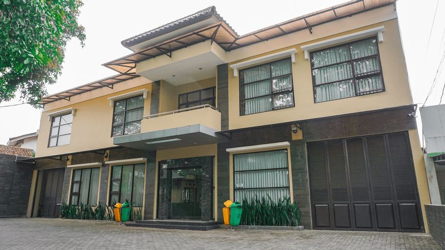 OYO 1740 Tekmira Near RSIA Limijati, Bandung