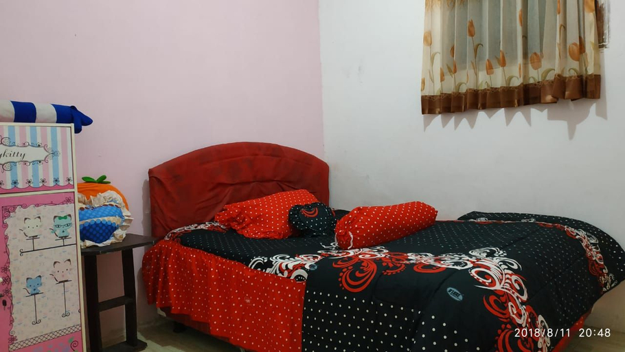 Bedroom 2, Puncak Pinus and Pool, Malang