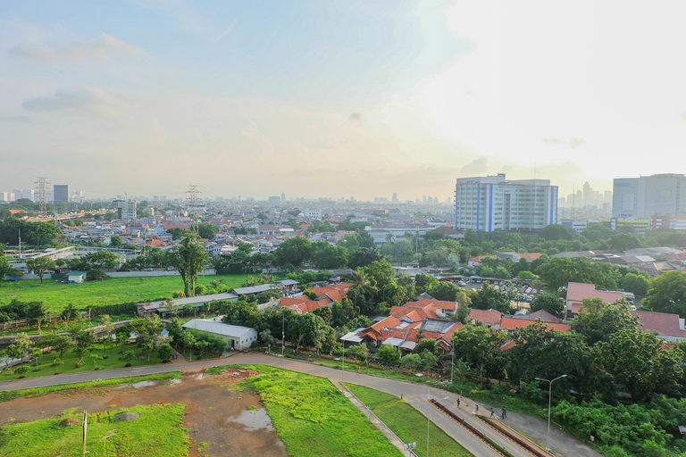 Exterior & Views, Fully Furnished and Comfortable 2BR Green Pramuka Apartment By Travelio, Central Jakarta