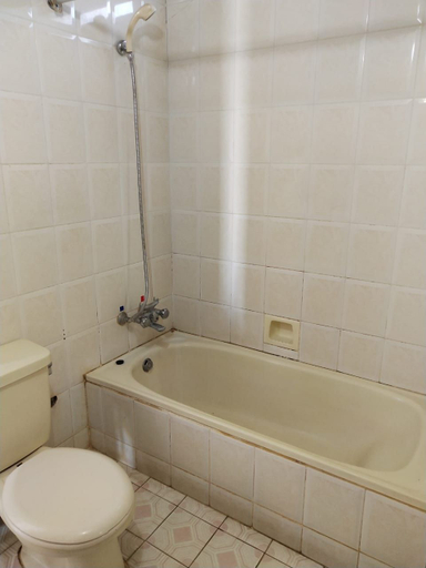 Bathroom 5, Bukit Kenari Hotel & Restaurant, Parepare