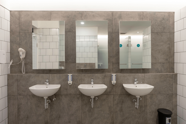 Bathroom 4, Bobopod Paskal, Bandung, Bandung