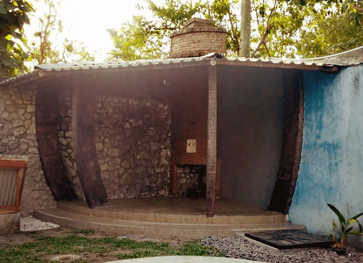 EDHOST D'CASTILLO, Bantul