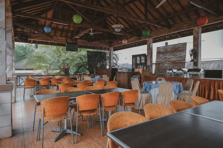 Food & Drinks 5, RedDoorz Premium @ Jalan Pal 10 Jambi, Jambi