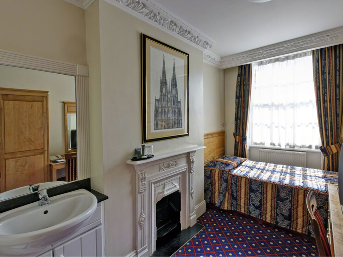 Bathroom 4, Grange Lancaster, London