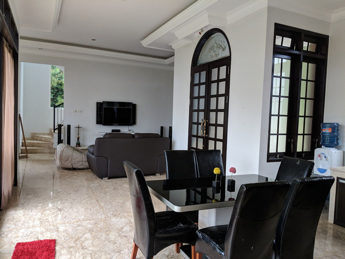 Others 5, Fullhouse at Villa Heinbill Pinus View, Malang