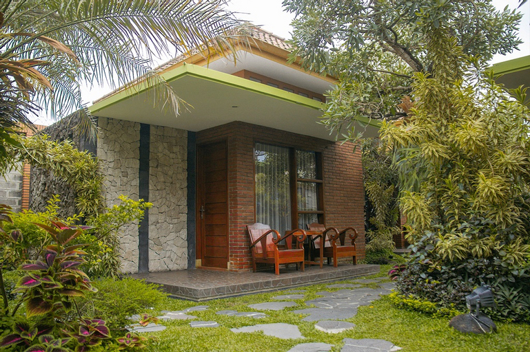 Exterior & Views 2, Rumput Hotel Resort & Resto Yogyakarta, Sleman