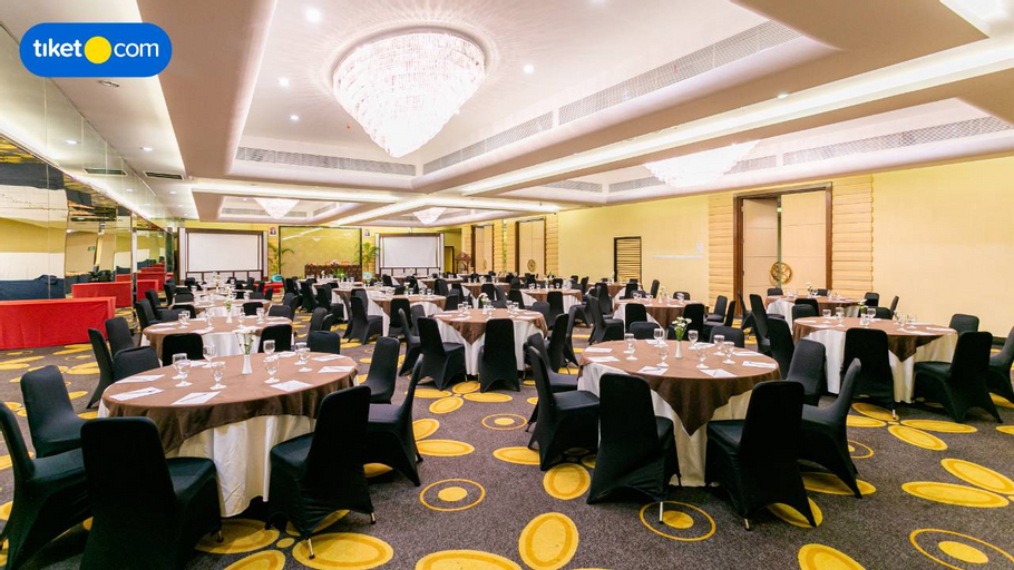 Business Facilities 19