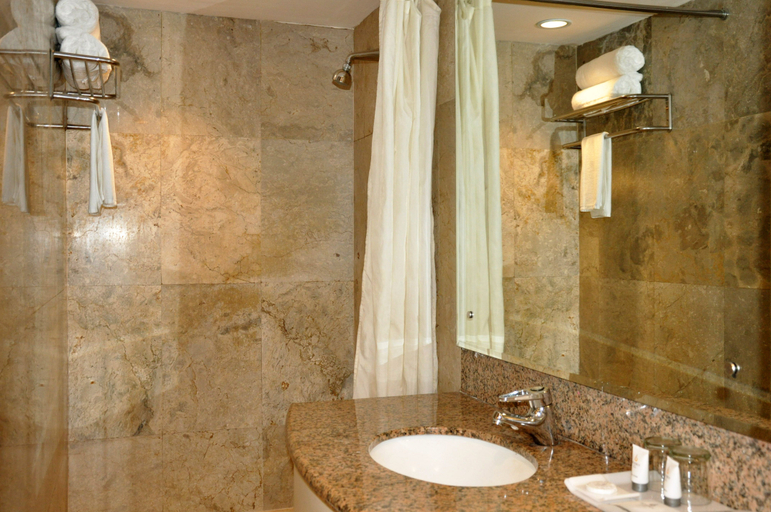 Bathroom 5, Beverly Hotel Batam, Batam