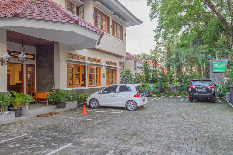 RedDoorz near Simpang Dago 2, Bandung