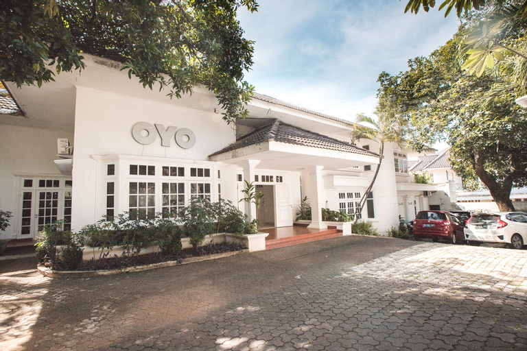 Exterior & Views 2, Capital O 332 Residence G17 Kemang, South Jakarta