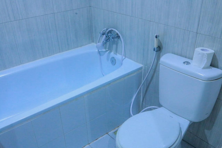 Bathroom 5, Sekar Waru Homestay, Denpasar
