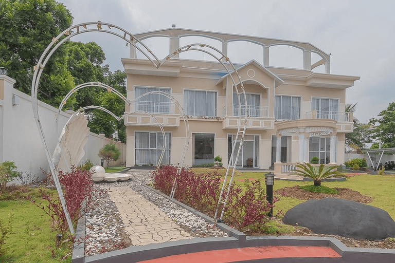 Exterior & Views 2, RedDoorz Syariah @ Villa Grand Mutiara Tasikmalaya, Tasikmalaya