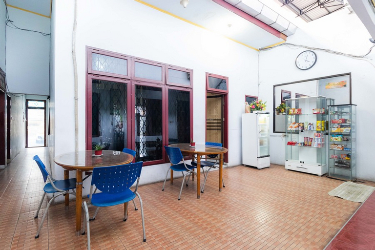 RedDoorz Syariah near Plaza Medan Fair 2, Medan