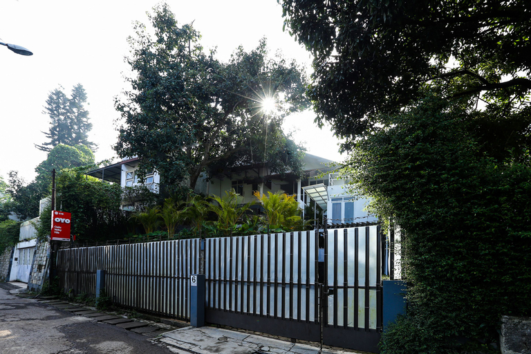 OYO 610 Cisitu Valley Villa Syariah, Bandung