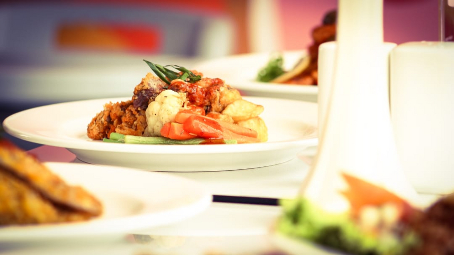 Food & Drinks 12