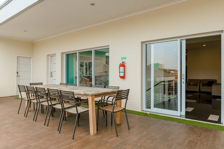 Exterior & Views 2, RedDoorz Plus @ Point Phila Cihampelas, Bandung