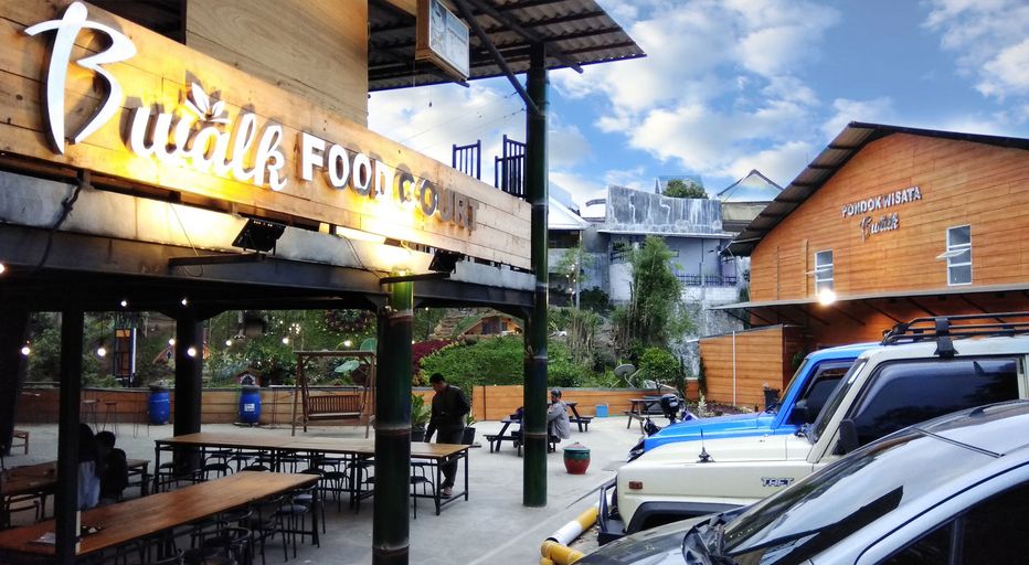 Bwalk Hotel Premier & Budget, Malang
