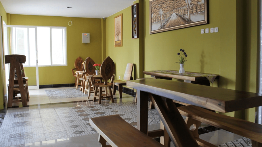 GRANADA INN PALU, Palu