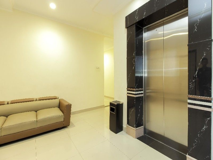Public Area 3, RedDoorz Plus @ Paal 2 Manado, Manado