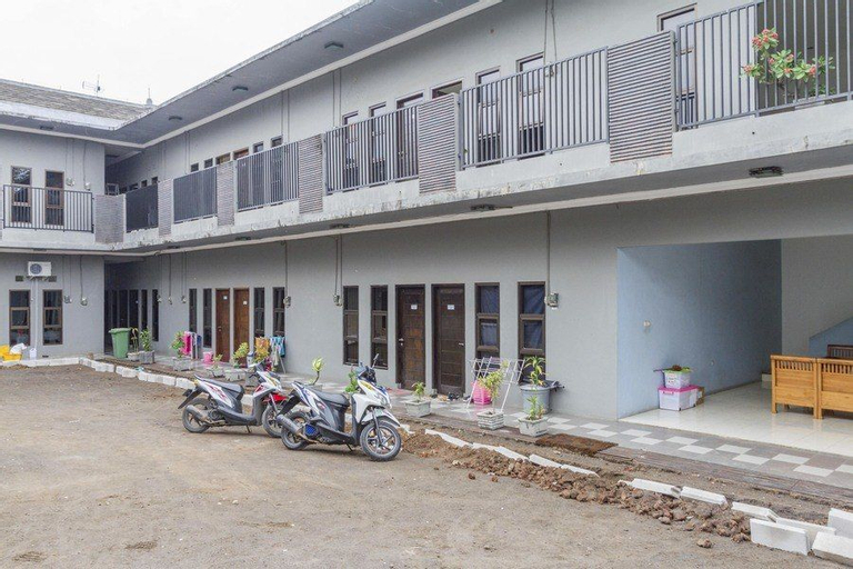 RedDoorz near Jatinangor Town Square, Sumedang