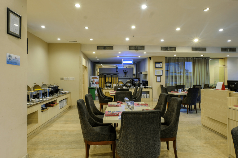 Food & Drinks 3, Almadera Hotel, Makassar