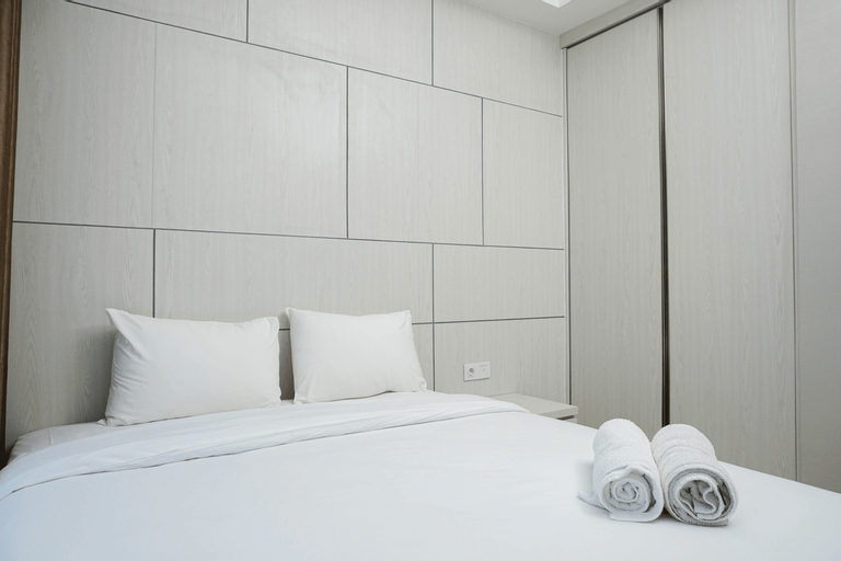 City View 1BR at Puri Mansion Apartment By Travelio, Jakarta Barat
