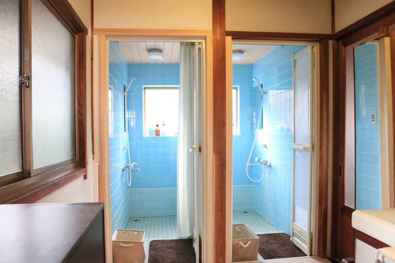 Bathroom 5, Okayama Hostel Igusa, Hayashima