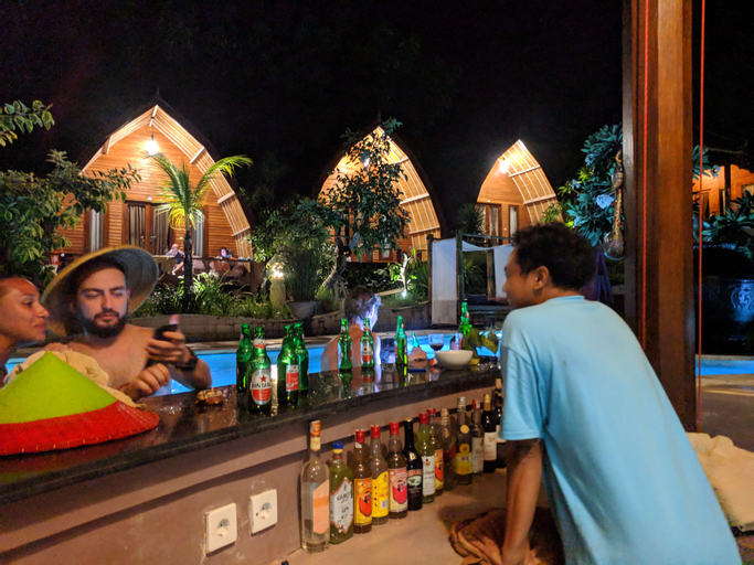Food & Drinks 27