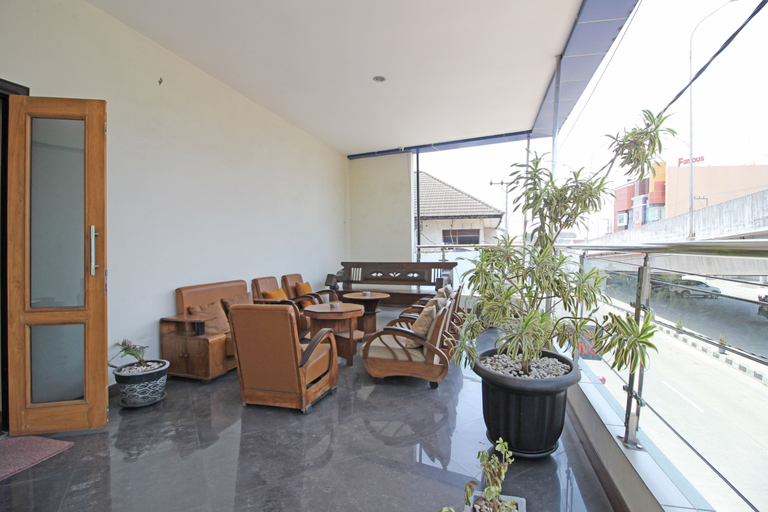 Others 5, RedDoorz near UNS Solo, Karanganyar