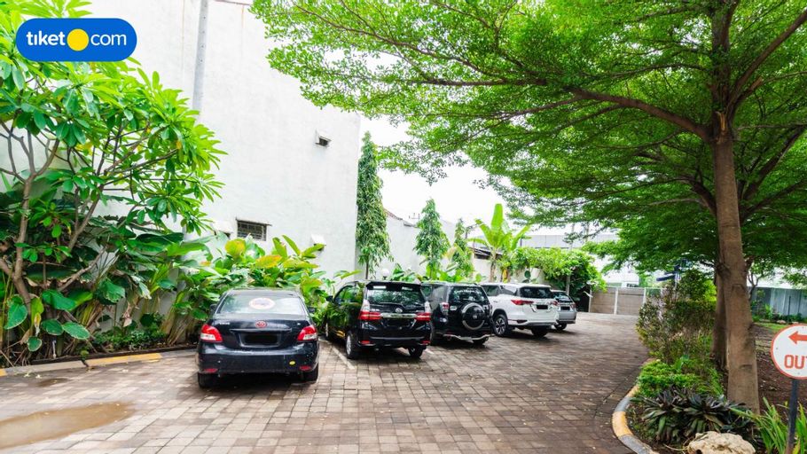 Exterior & Views 29