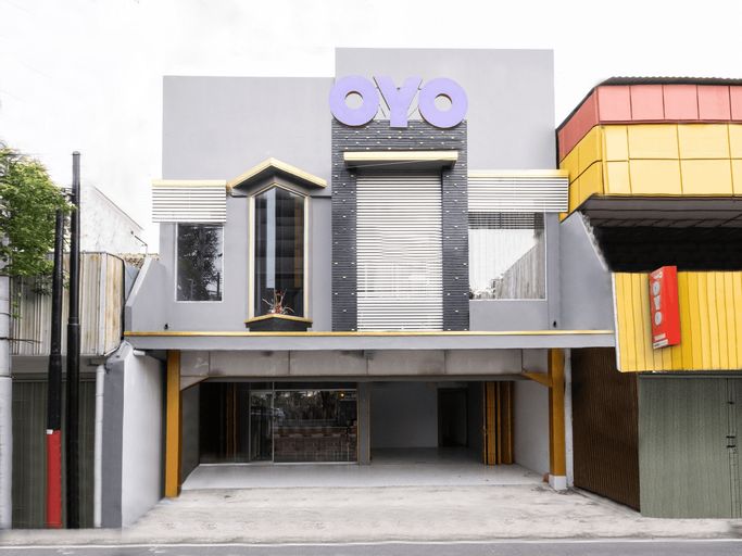 OYO 2669 Crown Residence, Yogyakarta