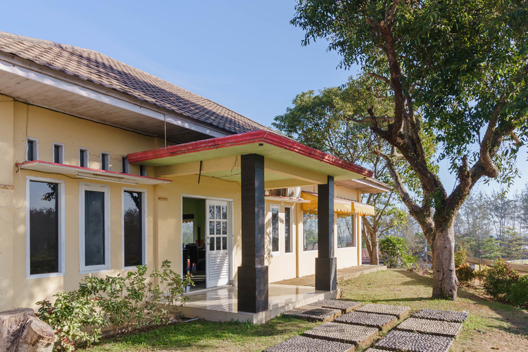 Exterior & Views 2, RedDoorz Syariah @ Hotel Putri Gading Bengkulu, Bengkulu