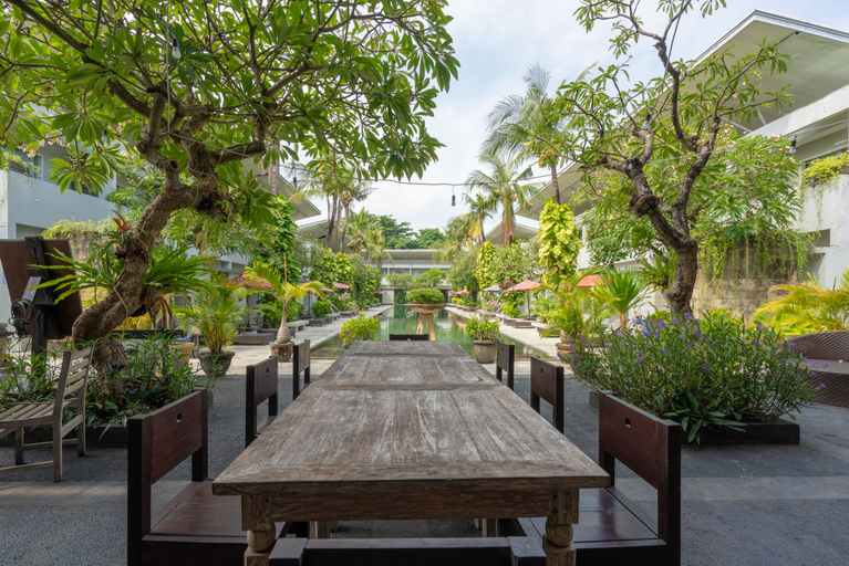 Food & Drinks 5, OYO Flagship 760 The Oasis Kuta, Badung