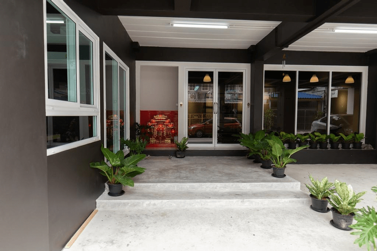 Exterior & Views 2, Mango 10 House, Huai Kwang