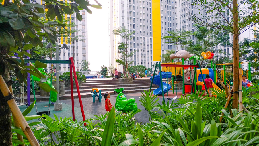 Family & Kids 4, Cozy Stay Studio at Springlake Summarecon Bekasi Apartment By Travelio, Bekasi